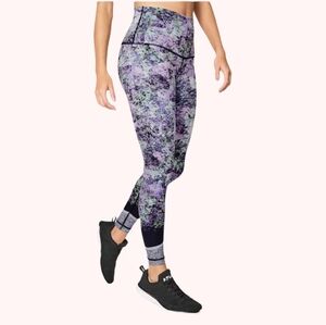 Lulu (4) Wunder Under Whimsical Highrise Leggings - 28" Inseam - like New
